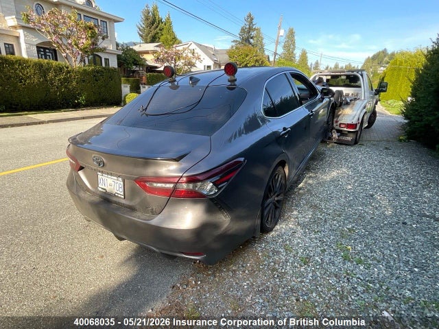 40068035 :رقم المزاد ، 4T1K31AK2NU039691 vin ، 2022 Toyota Camry مزاد بيع