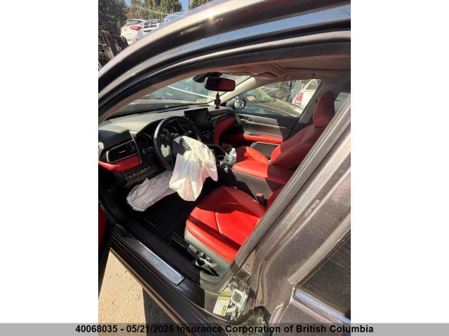 40068035 :رقم المزاد ، 4T1K31AK2NU039691 vin ، 2022 Toyota Camry مزاد بيع