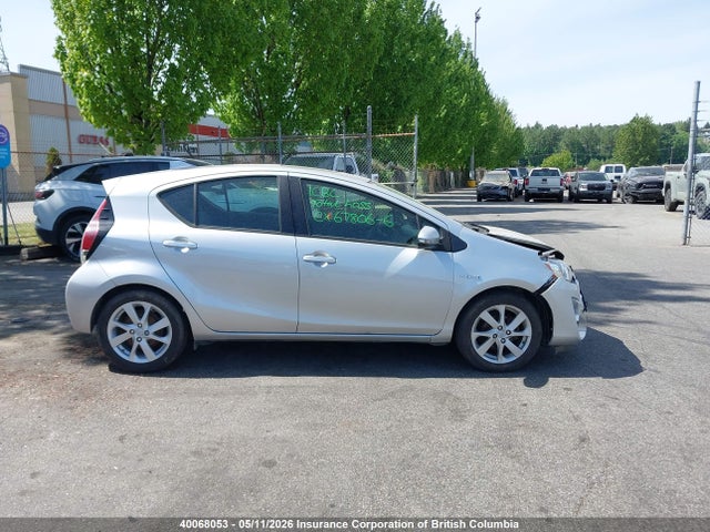 JTDKDTB37G1122560 Toyota Prius