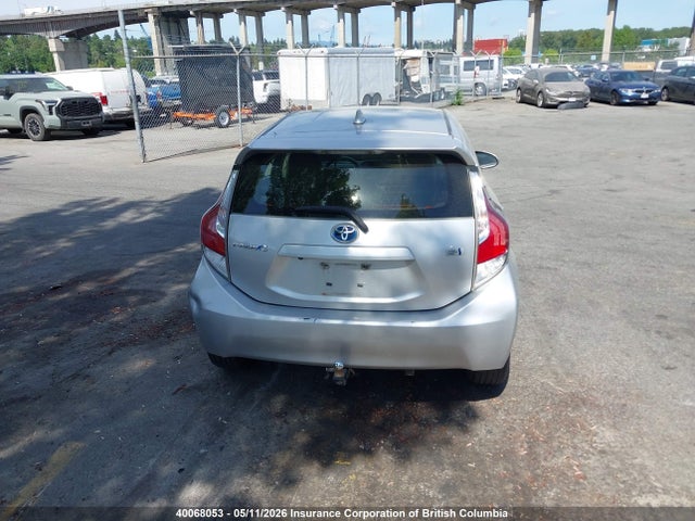 JTDKDTB37G1122560 Toyota Prius