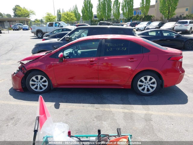 40068055 :رقم المزاد ، 5YFBPMBE8MP224746 vin ، 2021 Toyota Corolla Le مزاد بيع
