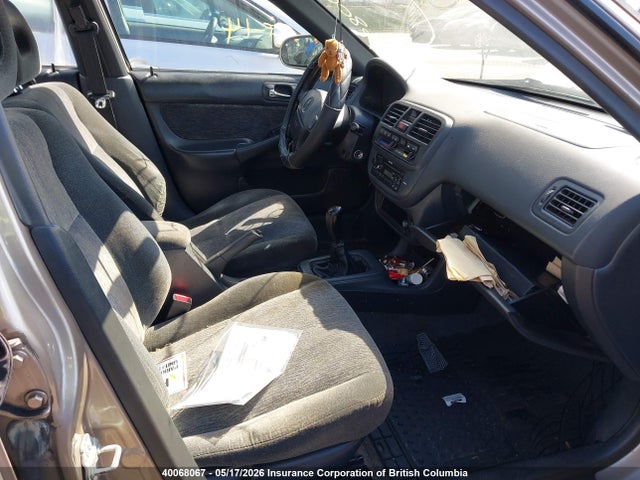 40068067 :رقم المزاد ، 2HHMB4549XH902261 vin ، 1999 Acura 1.6el مزاد بيع
