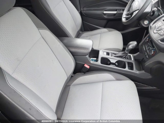 1FMCU0GDXJUA00667 Ford ESCAPE SE