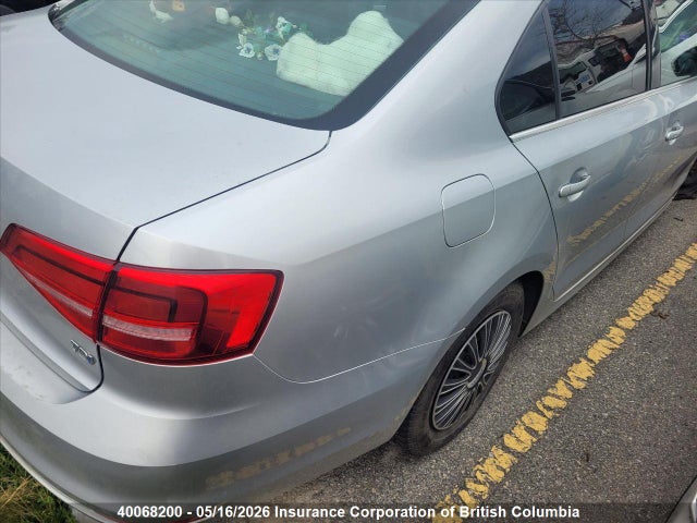 3VWLA7AJ8FM241334 Volkswagen Jetta