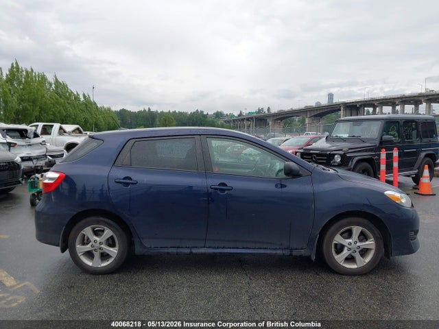 40068218 :رقم المزاد ، 2T1KU4EE4DC990252 vin ، 2013 Toyota Matrix مزاد بيع