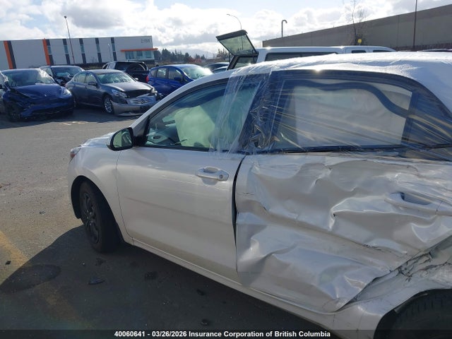3KPA25AB5JE019938 KIA RIO LX/S