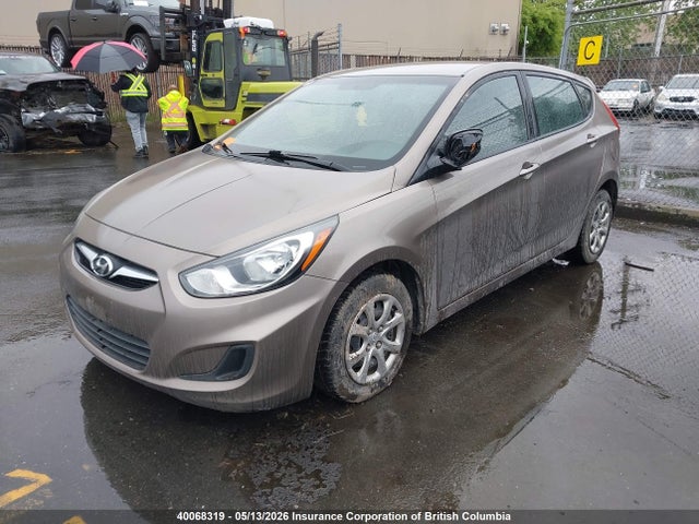 2013 Hyundai Accent Gls/gs მანქანა იყიდება აუქციონზე, vin: KMHCT5AE4DU109129, აუქციონის ნომერი: 40068319