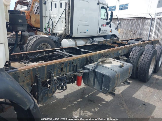 40068392 :رقم المزاد ، 1GDT8F4316F420915 vin ، 2006 Gmc T-series F8b064 مزاد بيع