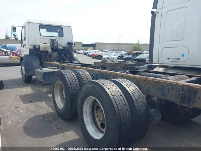 40068392 :رقم المزاد ، 1GDT8F4316F420915 vin ، 2006 Gmc T-series F8b064 مزاد بيع