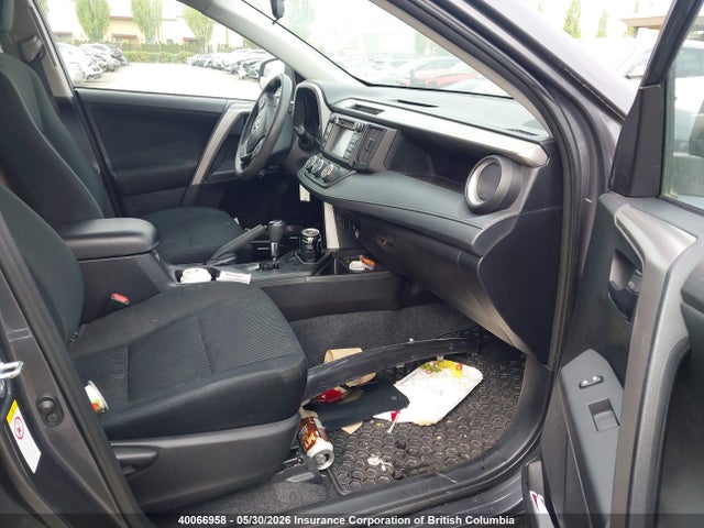 2T3BFREV0GW419598 Toyota RAV4 LE