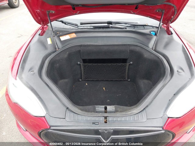 2014 Tesla Model S მანქანა იყიდება აუქციონზე, vin: 5YJSA1H15EFP52763, აუქციონის ნომერი: 40068452