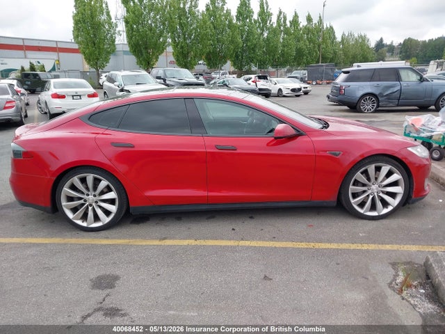 2014 Tesla Model S მანქანა იყიდება აუქციონზე, vin: 5YJSA1H15EFP52763, აუქციონის ნომერი: 40068452