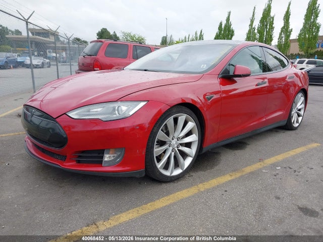 2014 Tesla Model S მანქანა იყიდება აუქციონზე, vin: 5YJSA1H15EFP52763, აუქციონის ნომერი: 40068452