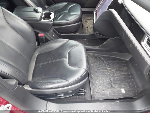 2014 Tesla Model S მანქანა იყიდება აუქციონზე, vin: 5YJSA1H15EFP52763, აუქციონის ნომერი: 40068452