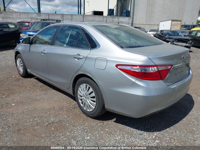 40068504 :رقم المزاد ، 4T1BF1FKXGU523076 vin ، 2016 Toyota Camry مزاد بيع