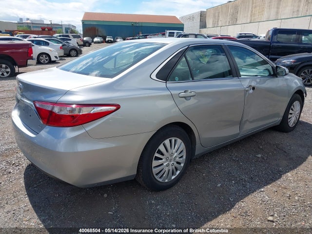 40068504 :رقم المزاد ، 4T1BF1FKXGU523076 vin ، 2016 Toyota Camry مزاد بيع
