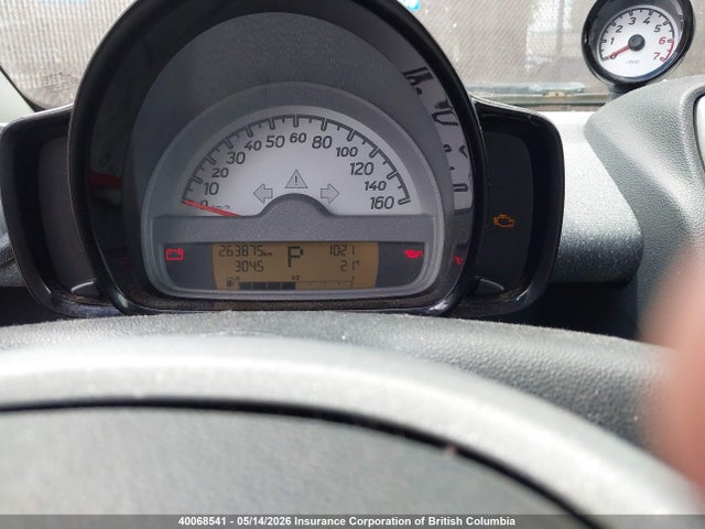 40068541 :رقم المزاد ، WMEEJ3BA3AK384227 vin ، 2010 Smart Fortwo Pure/passion مزاد بيع