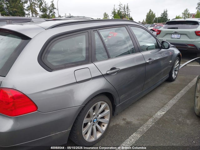 40068544 :رقم المزاد ، WBAUU3C51BA542412 vin ، 2011 Bmw 328i مزاد بيع