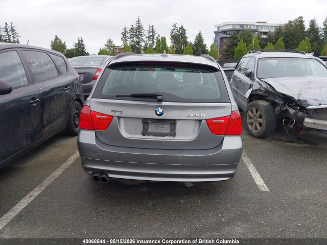 40068544 :رقم المزاد ، WBAUU3C51BA542412 vin ، 2011 Bmw 328i مزاد بيع