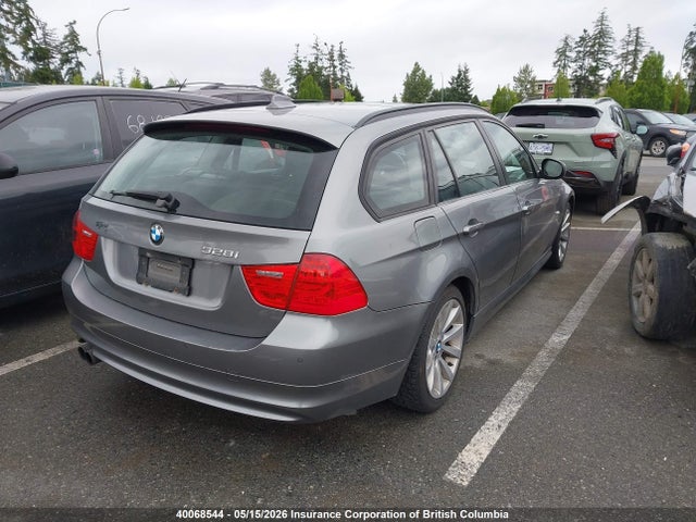 40068544 :رقم المزاد ، WBAUU3C51BA542412 vin ، 2011 Bmw 328i مزاد بيع