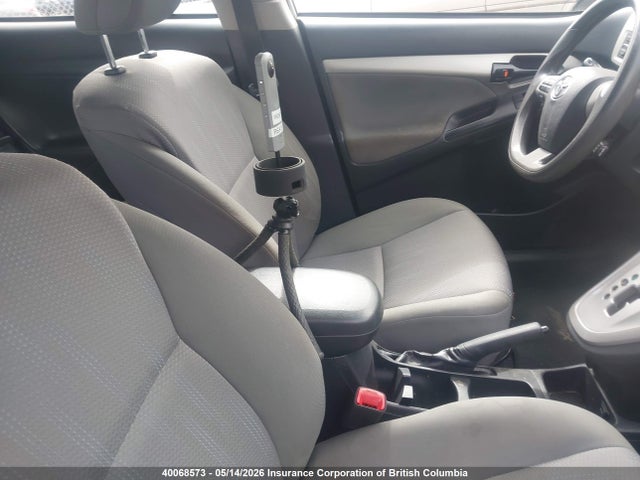 40068573 :رقم المزاد ، 2T1KU4EE4CC836851 vin ، 2012 Toyota Matrix مزاد بيع