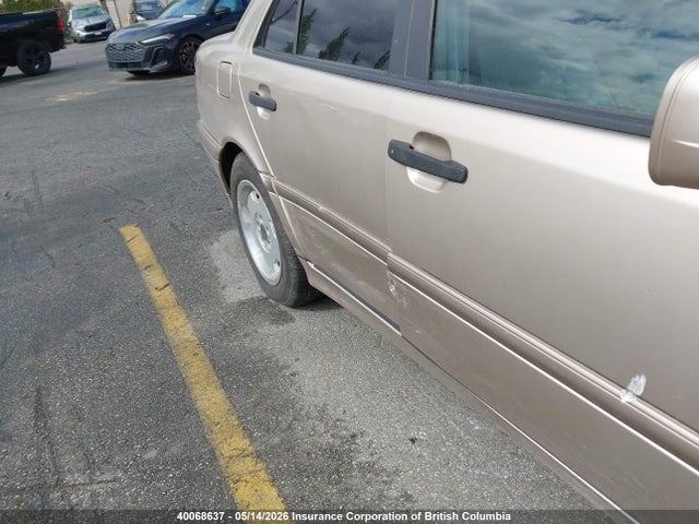 Продаж на аукціоні авто 2000 Mercedes-benz C 230 Classic/elegance/sport, vin: WDBHA24G9YF952246, номер лоту: 40068637