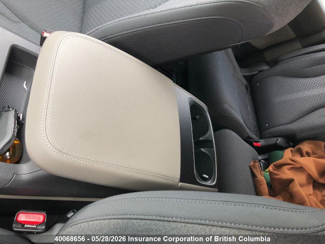 KNDNB5K33T6634375 KIA Carnival Lx/lxs