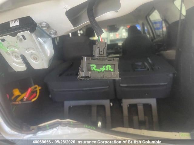 KNDNB5K33T6634375 KIA Carnival Lx/lxs