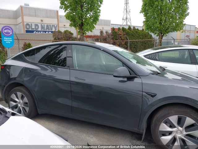 Продажа на аукционе авто 2024 Tesla Model Y, vin: 7SAYGDEE6RF011919, номер лота: 40068661