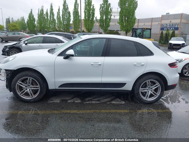 Porsche Macan 2017 WP1AA2A56HLB81587 Image 14