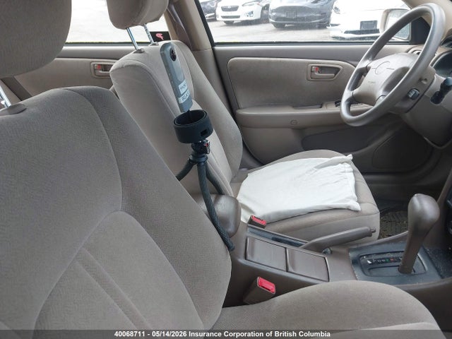 40068711 :رقم المزاد ، JT2BF22K3Y0236423 vin ، 2000 Toyota Camry مزاد بيع