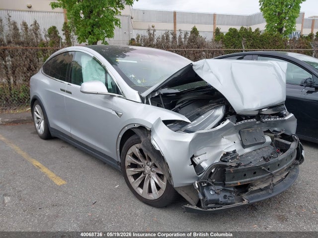40068736 :رقم المزاد ، 5YJXCDE27HF075511 vin ، 2017 Tesla Model X Awd/standard Range مزاد بيع