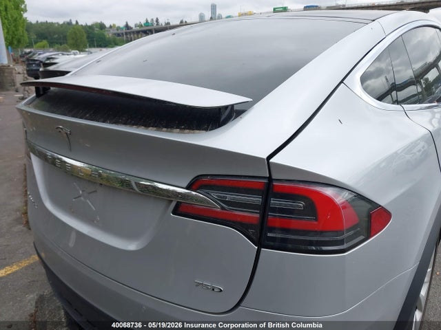 40068736 :رقم المزاد ، 5YJXCDE27HF075511 vin ، 2017 Tesla Model X Awd/standard Range مزاد بيع