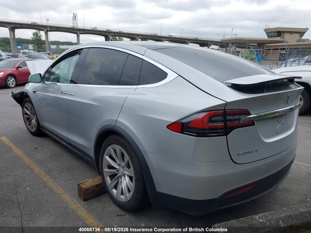 40068736 :رقم المزاد ، 5YJXCDE27HF075511 vin ، 2017 Tesla Model X Awd/standard Range مزاد بيع