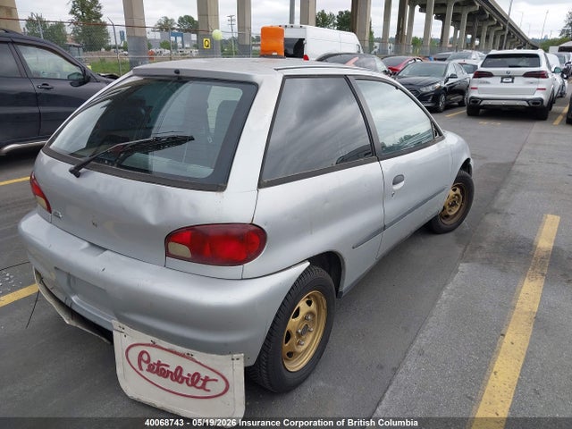 40068743 :رقم المزاد ، 2C1MR2264Y6704545 vin ، 2000 Chevrolet Metro مزاد بيع