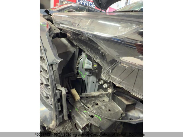 40068752 :رقم المزاد ، 7MUBAABG0RV097075 vin ، 2024 Toyota Corolla Cross Le مزاد بيع