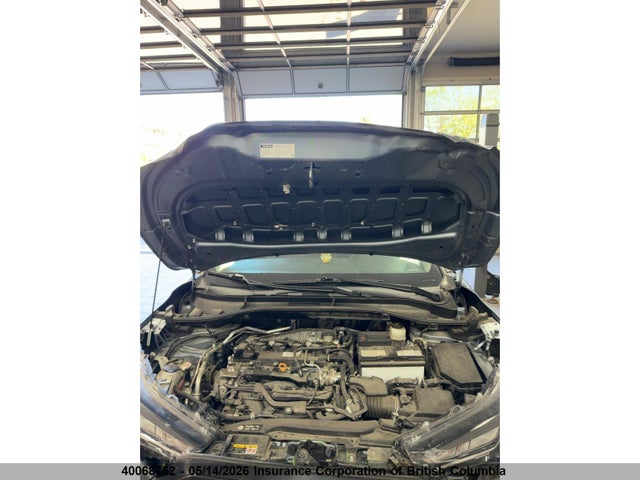 40068752 :رقم المزاد ، 7MUBAABG0RV097075 vin ، 2024 Toyota Corolla Cross Le مزاد بيع