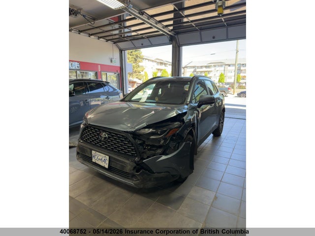 40068752 :رقم المزاد ، 7MUBAABG0RV097075 vin ، 2024 Toyota Corolla Cross Le مزاد بيع