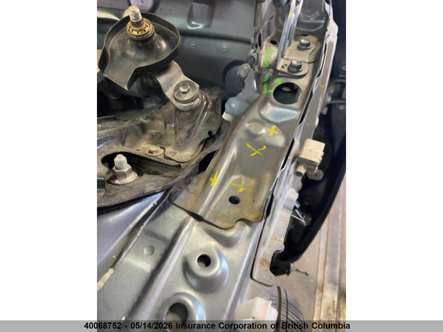 40068752 :رقم المزاد ، 7MUBAABG0RV097075 vin ، 2024 Toyota Corolla Cross Le مزاد بيع