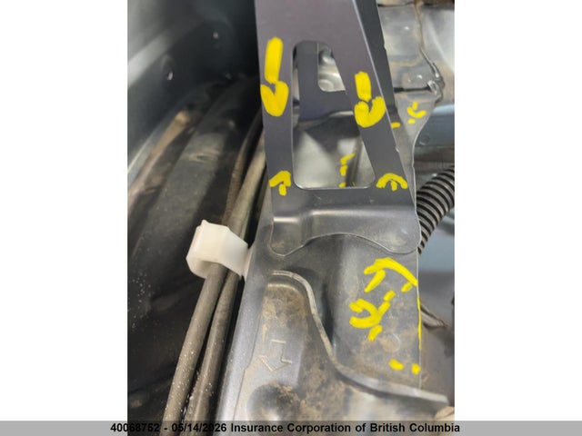 40068752 :رقم المزاد ، 7MUBAABG0RV097075 vin ، 2024 Toyota Corolla Cross Le مزاد بيع