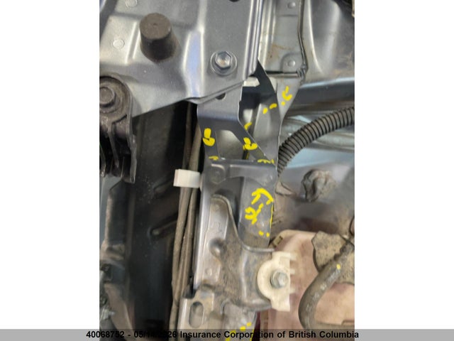 40068752 :رقم المزاد ، 7MUBAABG0RV097075 vin ، 2024 Toyota Corolla Cross Le مزاد بيع
