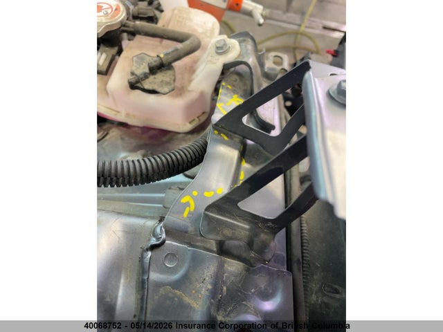 40068752 :رقم المزاد ، 7MUBAABG0RV097075 vin ، 2024 Toyota Corolla Cross Le مزاد بيع