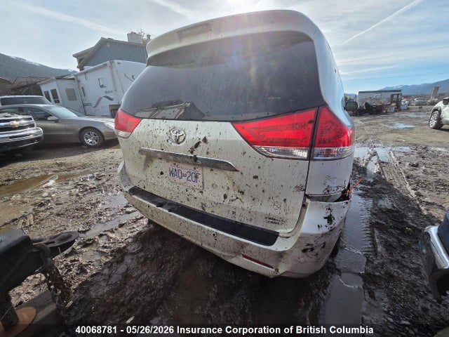 Продажа на аукционе авто 2014 Toyota Sienna Xle/limited, vin: 5TDDK3DC7ES085067, номер лота: 40068781