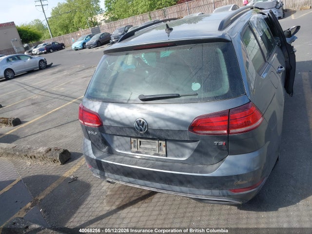 3VW717AU5JM764363 Volkswagen Golf Sportwagen S