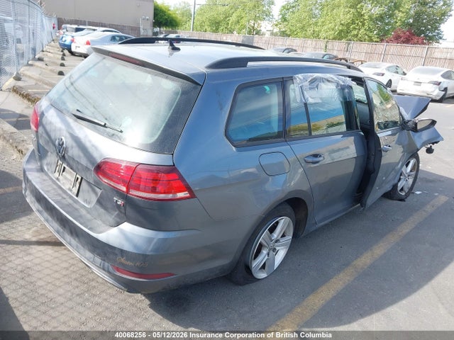 3VW717AU5JM764363 Volkswagen Golf Sportwagen S