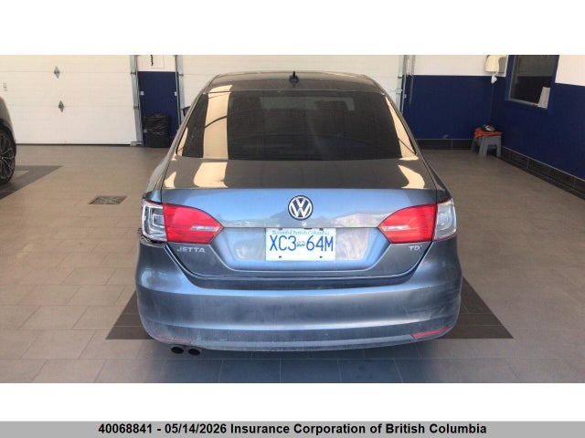 3VW3L7AJ8EM393946 Volkswagen Jetta