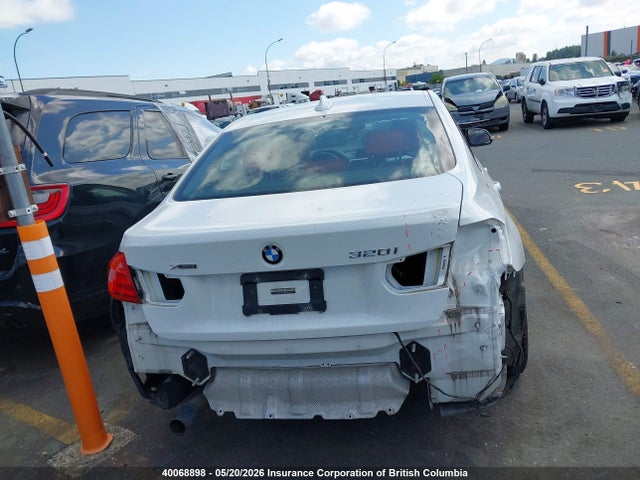 WBA3C3G58FNT53845 BMW 320i