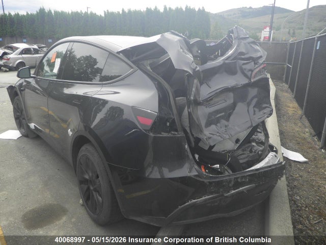 2025 Tesla Model Y მანქანა იყიდება აუქციონზე, vin: 7SAYGDED8SF293560, აუქციონის ნომერი: 40068997
