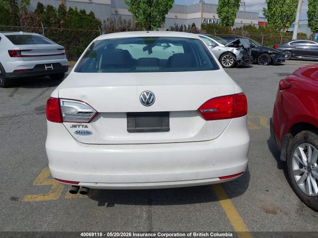 2013 Volkswagen Jetta მანქანა იყიდება აუქციონზე, vin: 3VW2K7AJ4DM442623, აუქციონის ნომერი: 40069118