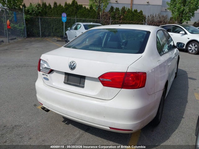 2013 Volkswagen Jetta მანქანა იყიდება აუქციონზე, vin: 3VW2K7AJ4DM442623, აუქციონის ნომერი: 40069118